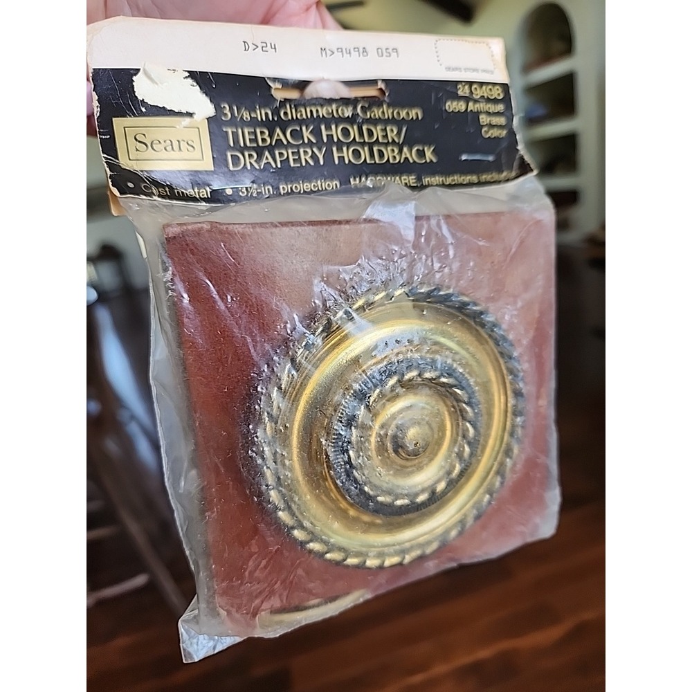Vtg New Sears Gadroon Antique Brass Georgian Rope Medallion Curtain Hold Backs
